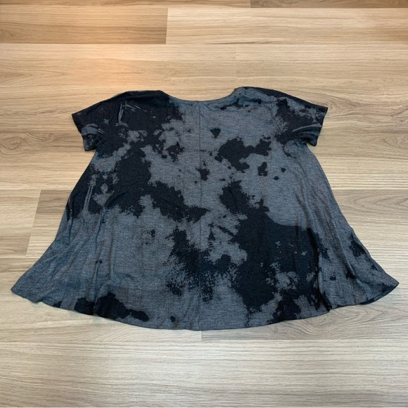 Plus Size Tie Dye Flowing Tunic Top - Picture 5 of 5